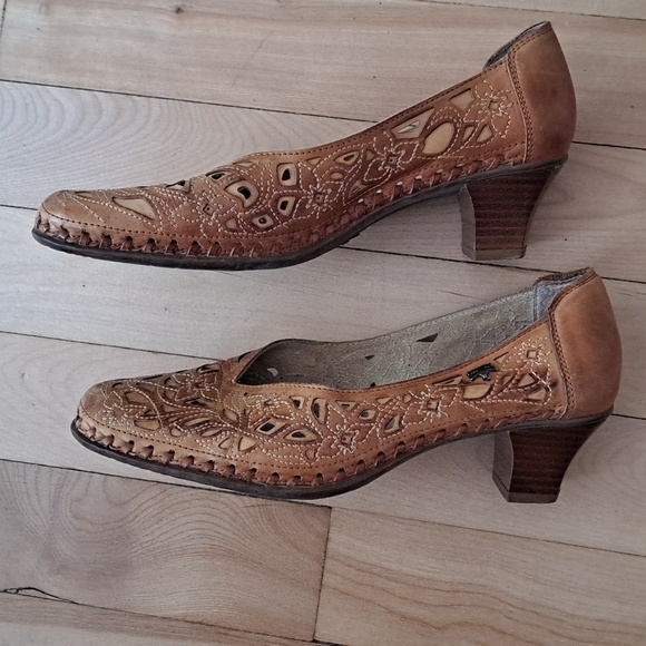 Pikolinos tan low heels - Picture 3 of 4